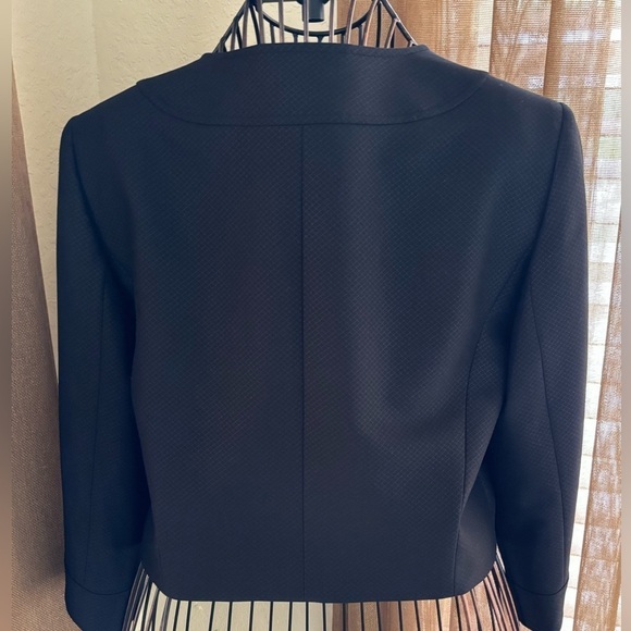 Alex Marie black diamond print cropped blazer. - Picture 4 of 7